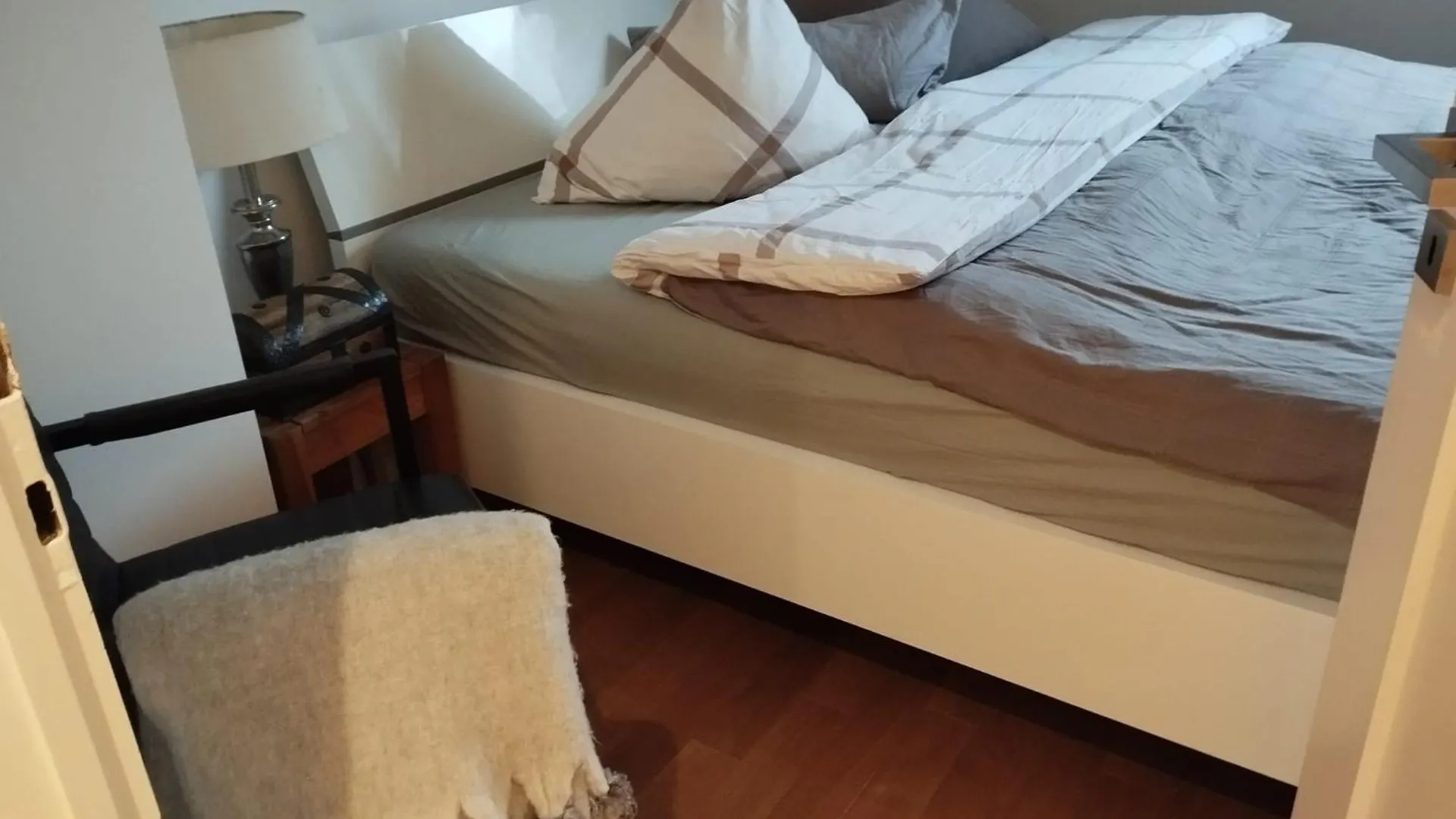 Citysuite Englischer Garten 2 Zimmer Wohnung Ruhig & Privat Parking Munich Germany